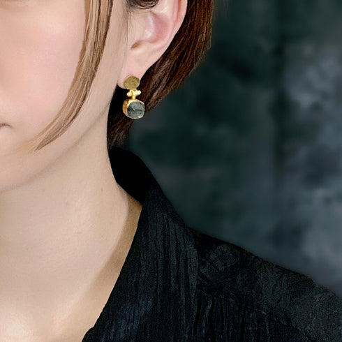 ピアス 天然石 スクエア スタッド アンリファインド ANTICO AER014