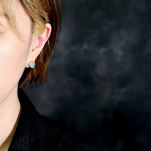 ピアス 天然石 トリリアント スタッド 三角 アンリファインド ANTICO AER027