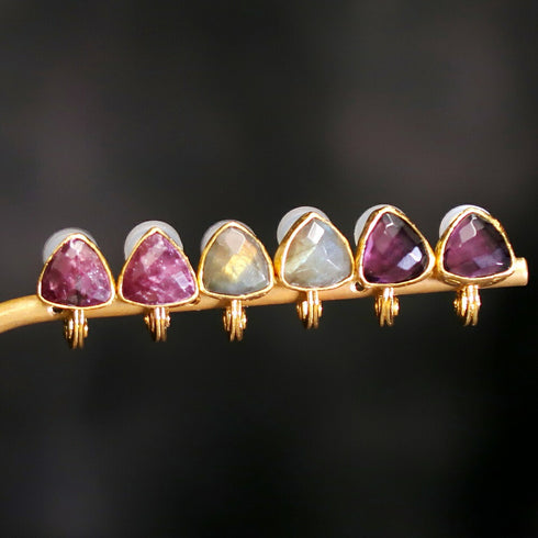 イヤリング 天然石 トリリアント 三角 アンリファインド ANTICO AER035