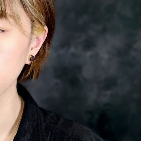 イヤリング 天然石 トリリアント 三角 アンリファインド ANTICO AER035