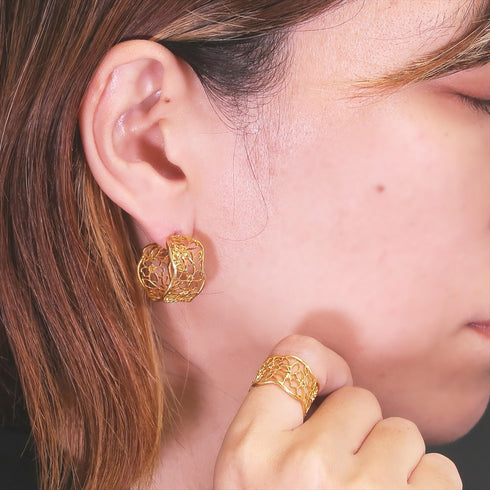 ピアス スタッド フープ 透かし 花 ANTICO AER046