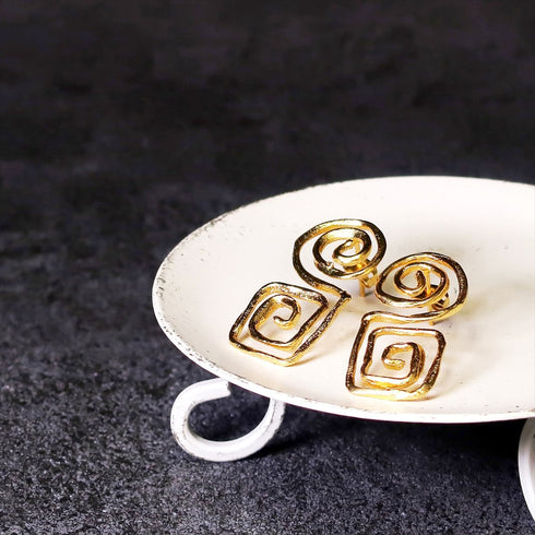 ピアス スタッド オリエンタル スパイラル ANTICO AER059