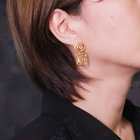 ピアス スタッド オリエンタル スパイラル ANTICO AER059