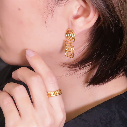 ピアス スタッド オリエンタル スパイラル ANTICO AER059