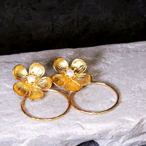 ピアス パール ラウンド スタッド サークル 花 ANTICO AER064