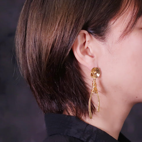 ピアス スタッド 花 ANTICO AER073