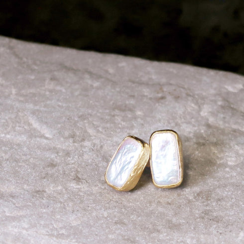 ピアス 天然石 パール レクタングル スタッド アンリファインド ANTICO AER087