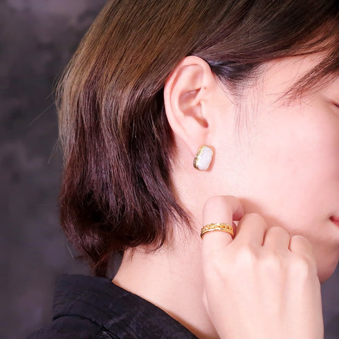 ピアス 天然石 パール レクタングル スタッド アンリファインド ANTICO AER087