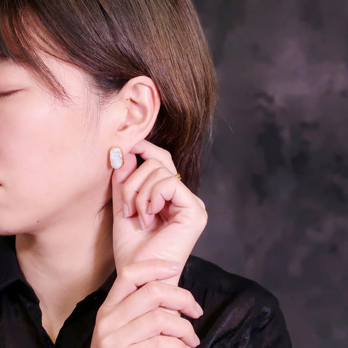 ピアス 天然石 パール レクタングル スタッド アンリファインド ANTICO AER087
