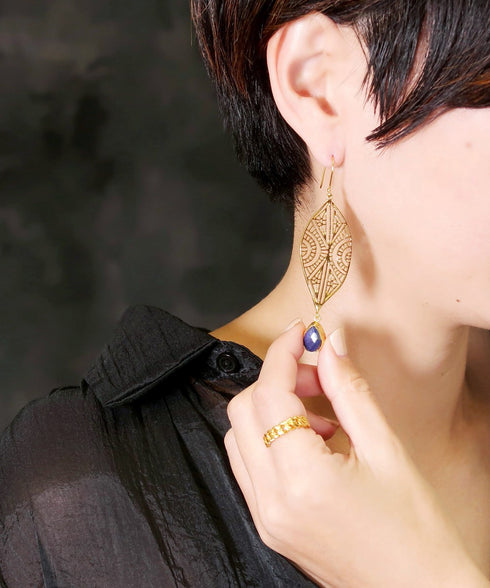 ピアス 天然石 ティアドロップ フック レース リーフ アンリファインド ANTICO AER100