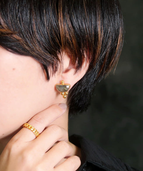 イヤリング 天然石 ハーフムーン アンリファインド ANTICO AER105