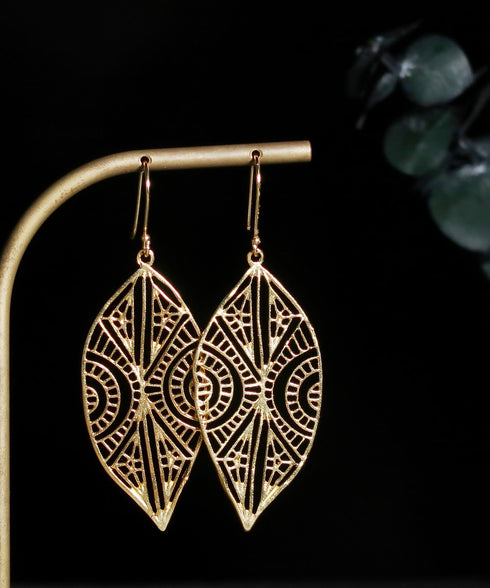 ピアス フック レース 透かし リーフ ANTICO AER113