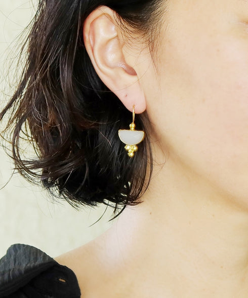 ピアス 天然石 ハーフムーン フック アンリファインド ANTICO AER138