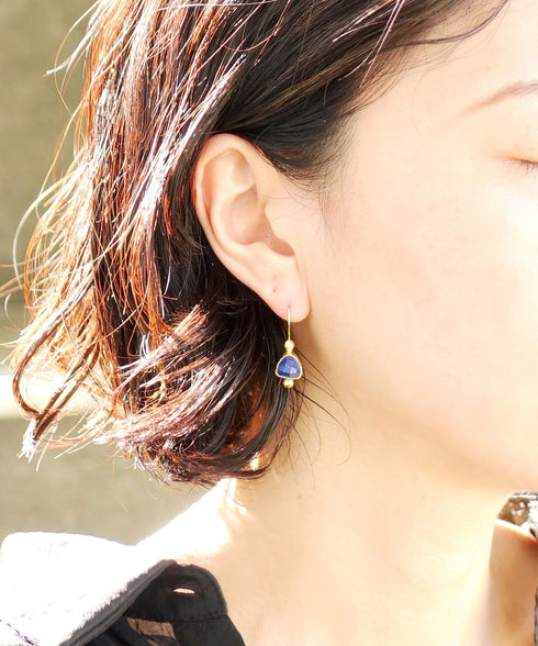 ピアス 天然石 トリリアント フック 三角 アンリファインド ANTICO AER141