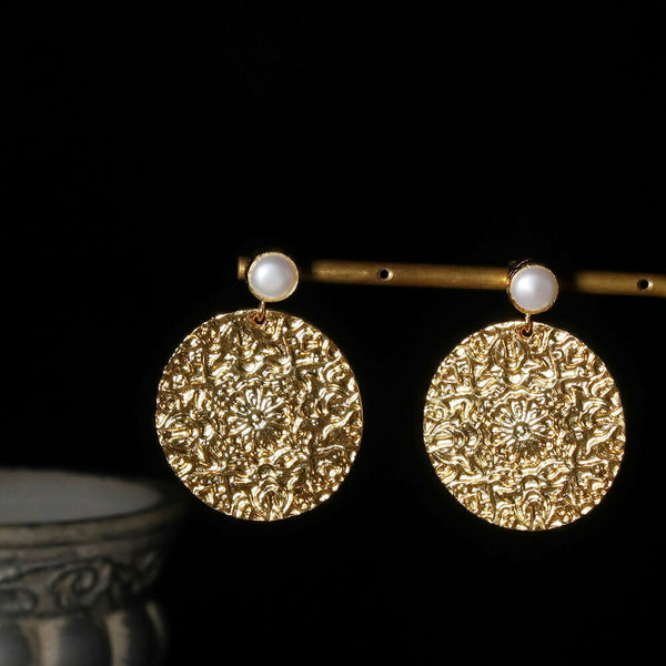 ナノッタ ピアス 淡水パール 唐草プレート AER147-FPEARL