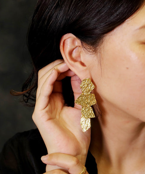 ピアス スタッド プレート オリエンタル ANTICO AER152