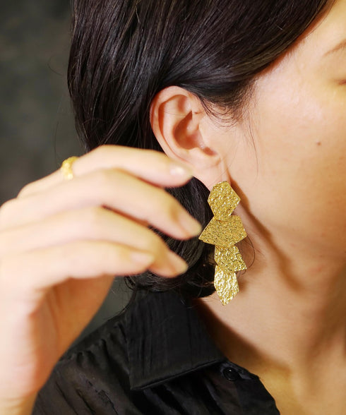 ピアス スタッド プレート オリエンタル ANTICO AER152