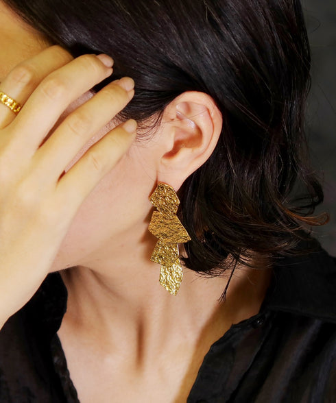 ピアス スタッド プレート オリエンタル ANTICO AER152