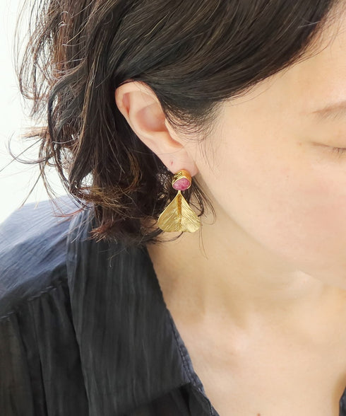 ピアス 天然石 ティアドロップ スタッド リーフ アンリファインド ANTICO AER156