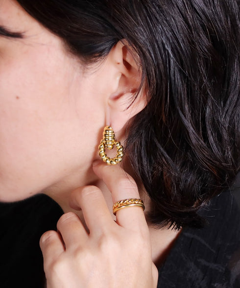 ピアス スタッド ツイスト クロワッサン オリエンタル ひねり ANTICO AER160